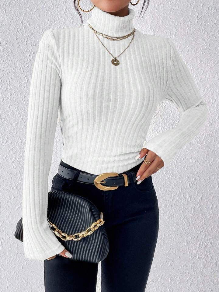V-Ausschnitt Pullover mit Strukturstreifen – Eleganter Strickstyle